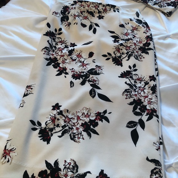 Dynamite midi skirt and crop top set XS - Picture 3 of 4